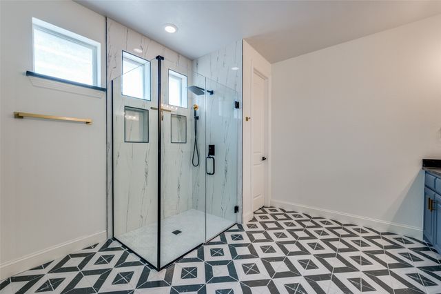 900 Southern Hills Way, Aubrey, TX 76227