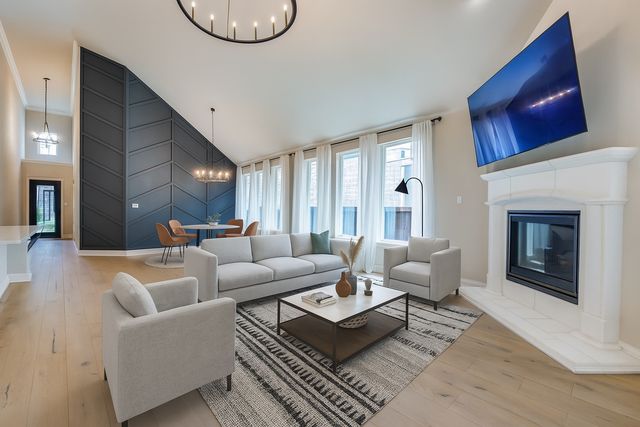 900 Southern Hills Way, Aubrey, TX 76227