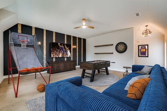 900 Southern Hills Way, Aubrey, TX 76227