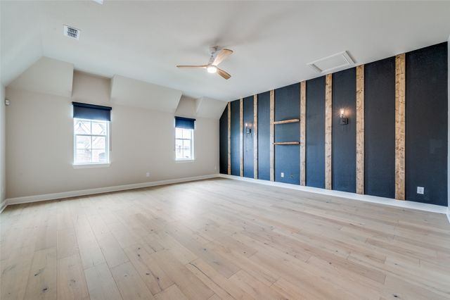 900 Southern Hills Way, Aubrey, TX 76227