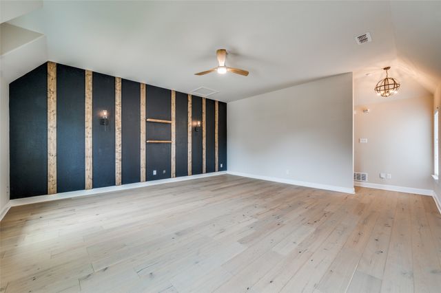 900 Southern Hills Way, Aubrey, TX 76227