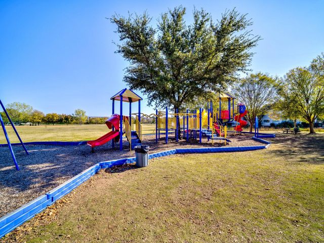 900 Southern Hills Way, Aubrey, TX 76227