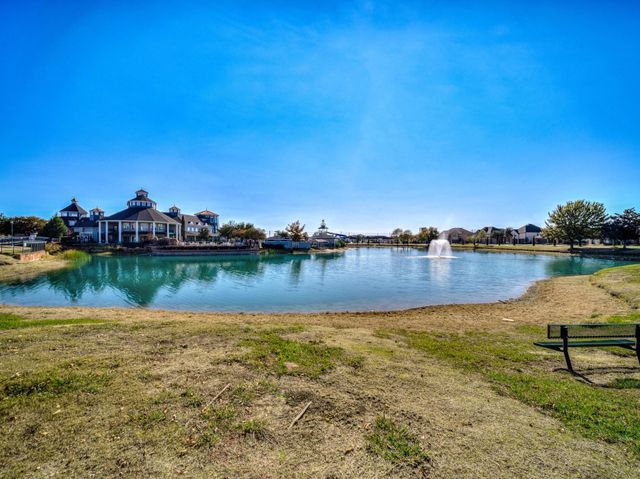 900 Southern Hills Way, Aubrey, TX 76227