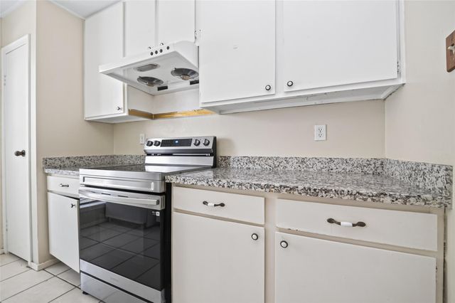 9707 Richmond Avenue 44, Houston, TX 77042