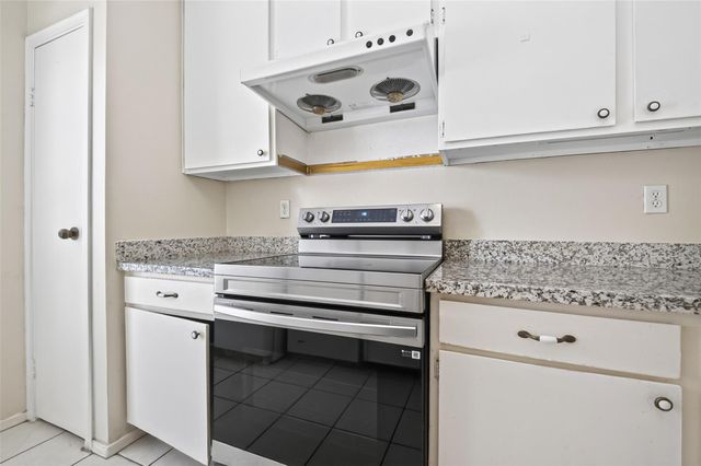 9707 Richmond Avenue 44, Houston, TX 77042