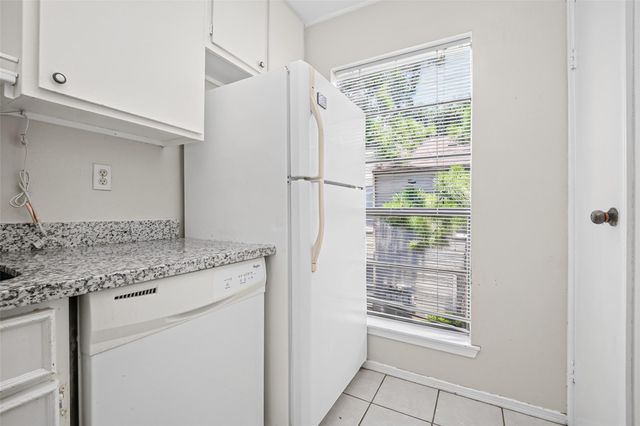 9707 Richmond Avenue 44, Houston, TX 77042