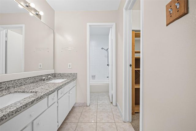 9707 Richmond Avenue 44, Houston, TX 77042