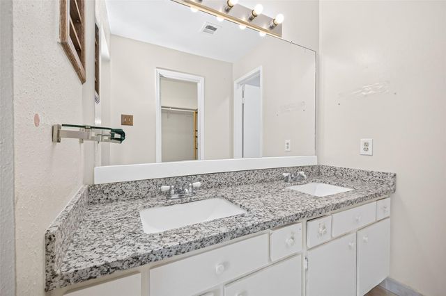 9707 Richmond Avenue 44, Houston, TX 77042