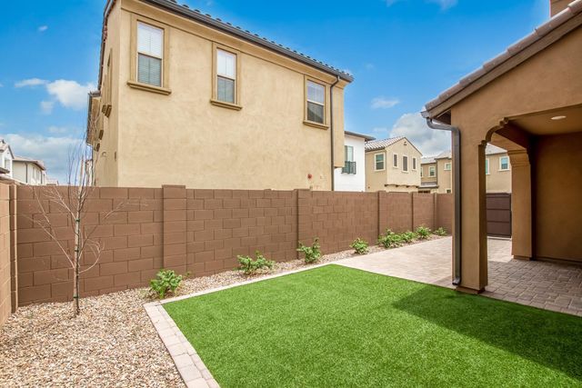 1667 S Wallrade Lane, Gilbert, AZ 85295