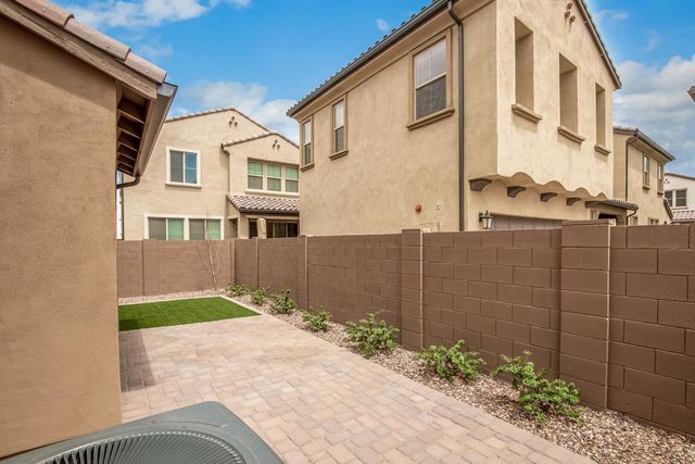 1667 S Wallrade Lane, Gilbert, AZ 85295