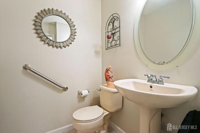 26 Tall Oaks Court, Old Bridge, NJ 08857