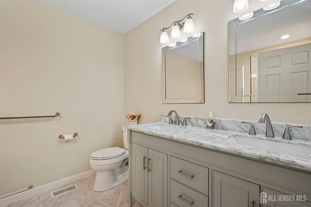 26 Tall Oaks Court, Old Bridge, NJ 08857