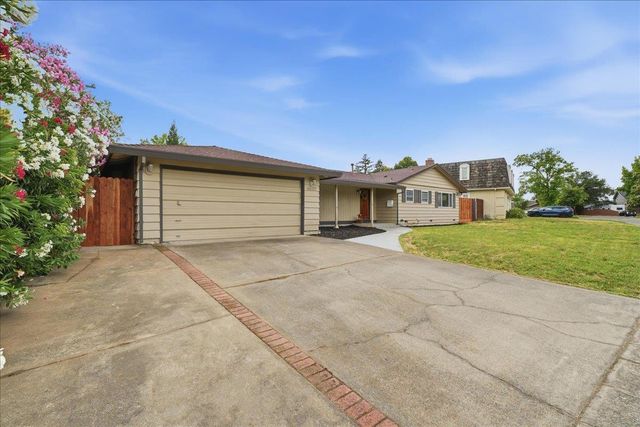 4607 Hixon Cir, Carmichael, CA 95608