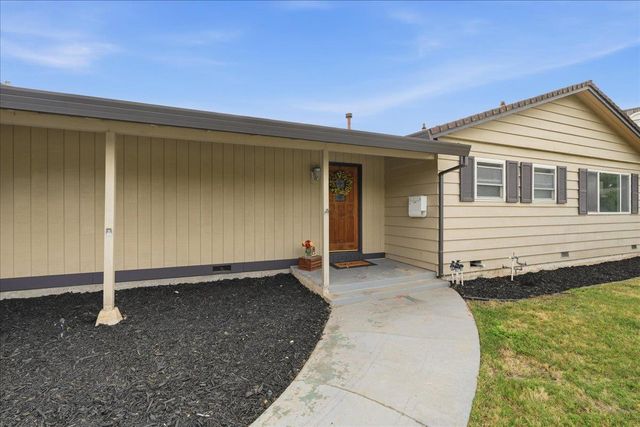 4607 Hixon Cir, Carmichael, CA 95608