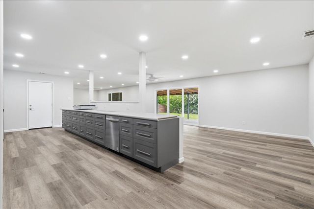 4607 Hixon Cir, Carmichael, CA 95608