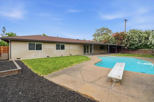 4607 Hixon Cir, Carmichael, CA 95608