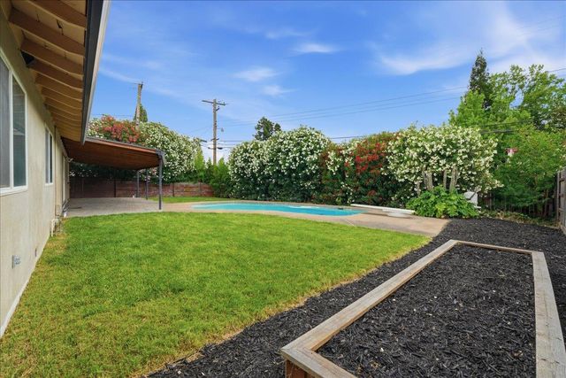 4607 Hixon Cir, Carmichael, CA 95608