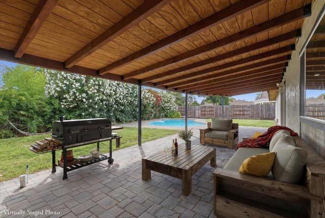 4607 Hixon Cir, Carmichael, CA 95608