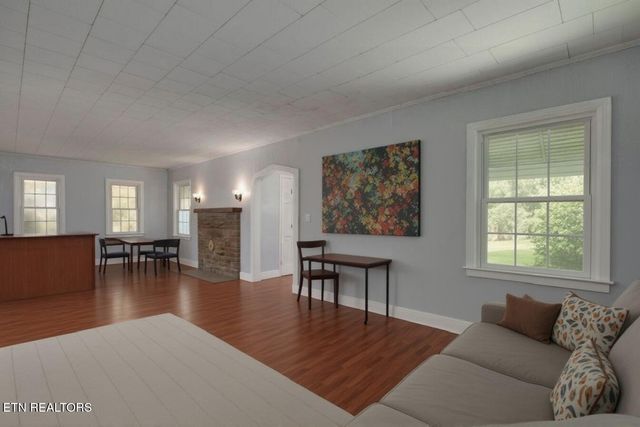 522 Court St, Wartburg, TN 37887