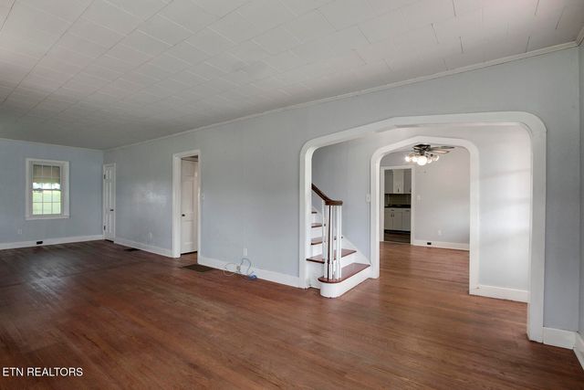 522 Court St, Wartburg, TN 37887