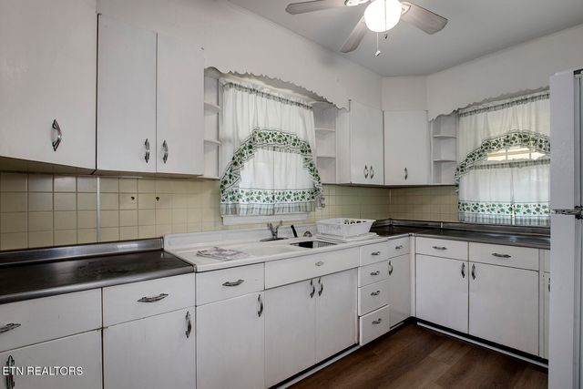 522 Court St, Wartburg, TN 37887