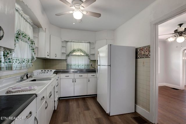 522 Court St, Wartburg, TN 37887