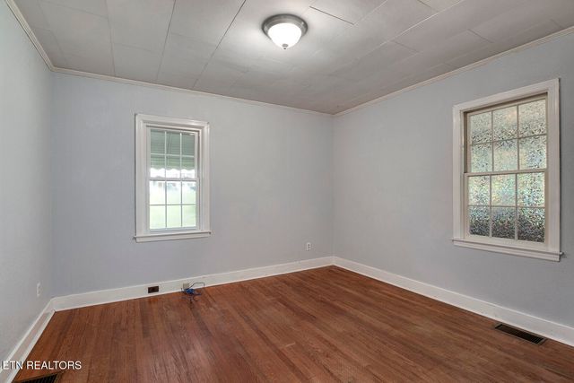 522 Court St, Wartburg, TN 37887