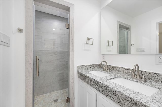 6004 Bois D Arc Street A, Houston, TX 77087