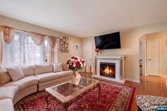 74 Armstrong Avenue, Wayne, NJ 07470