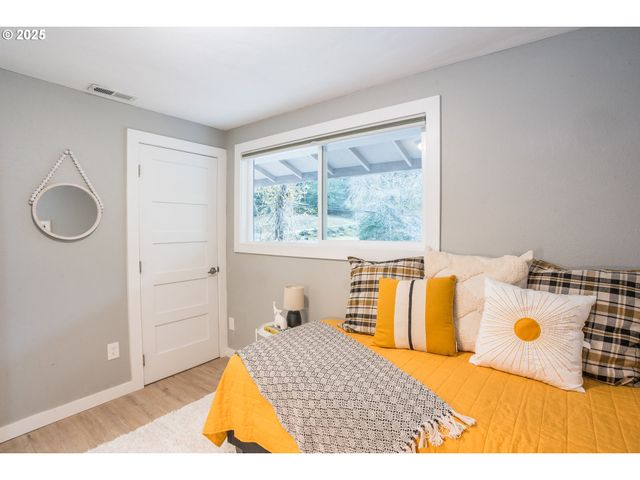 1420 Sw WALTERS Dr, Gresham, OR 97080