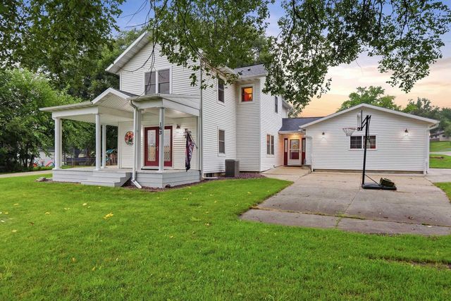 163 Valley Drive, Janesville, WI 53546