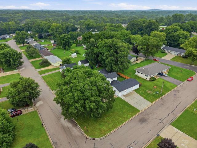 163 Valley Drive, Janesville, WI 53546