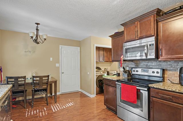 1040 Roedeer Dr, Clarksville, TN 37042
