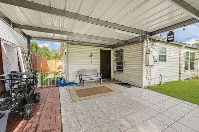 2219 Silverbonnet Street, Houston, TX 77055