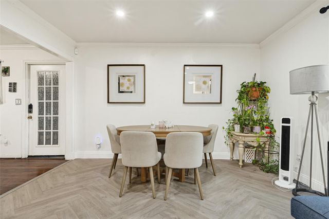 2219 Silverbonnet Street, Houston, TX 77055
