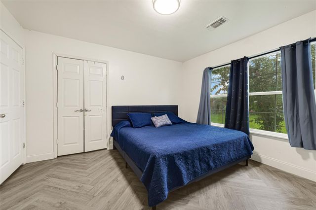 2219 Silverbonnet Street, Houston, TX 77055