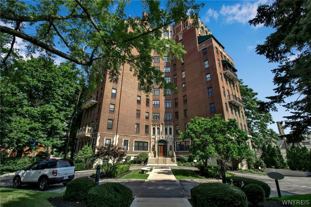 800 West Ferry Street 3B, Buffalo, NY 14222