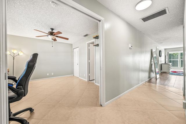 1640 NW 19TH Terrace 203, Delray Beach, FL 33445