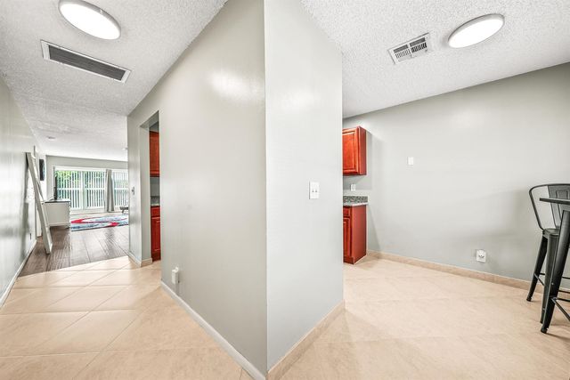 1640 NW 19TH Terrace 203, Delray Beach, FL 33445