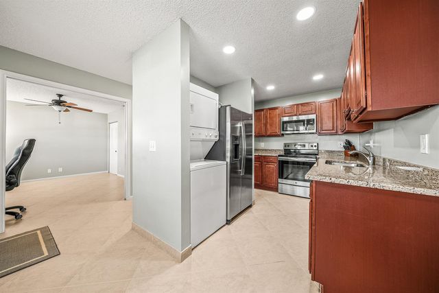 1640 NW 19TH Terrace 203, Delray Beach, FL 33445