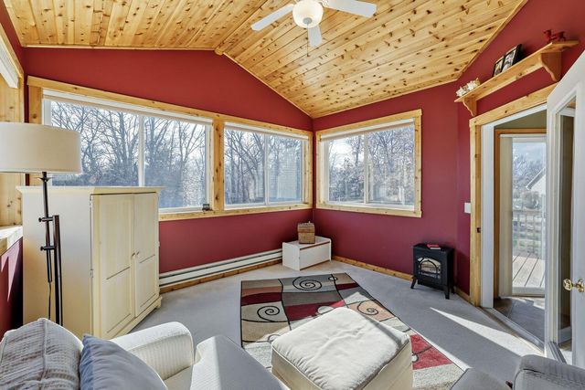 1693 Windsor Drive S, Shakopee, MN 55379