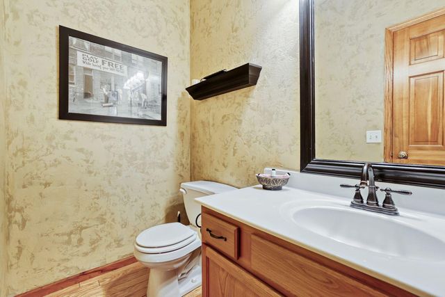 1693 Windsor Drive S, Shakopee, MN 55379