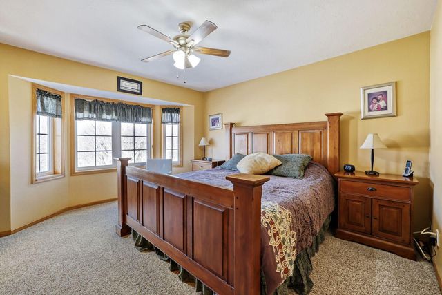 1693 Windsor Drive S, Shakopee, MN 55379