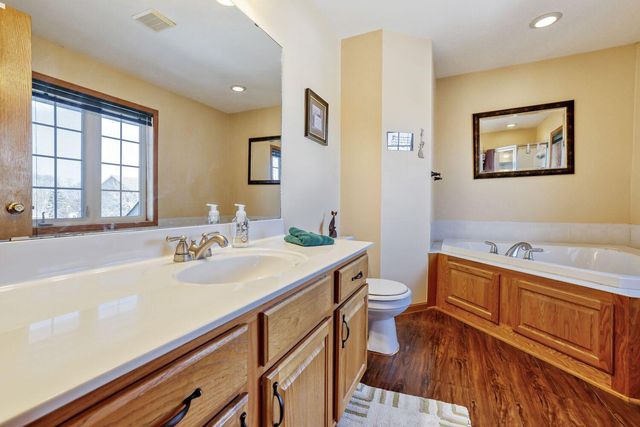 1693 Windsor Drive S, Shakopee, MN 55379