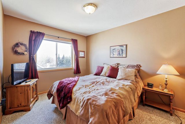 1693 Windsor Drive S, Shakopee, MN 55379