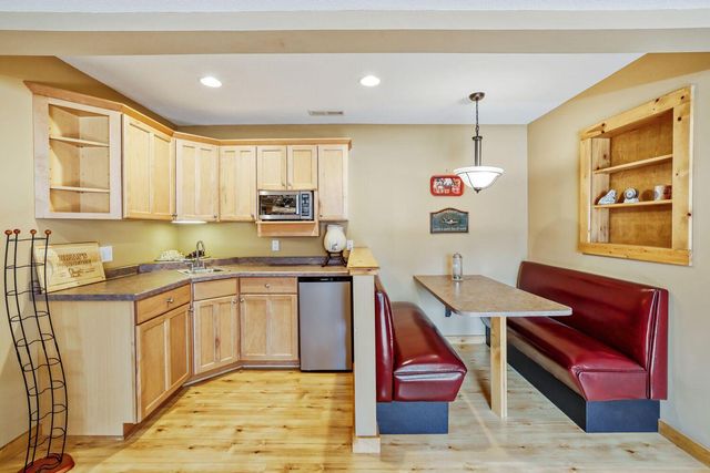 1693 Windsor Drive S, Shakopee, MN 55379