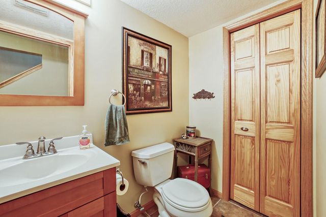 1693 Windsor Drive S, Shakopee, MN 55379