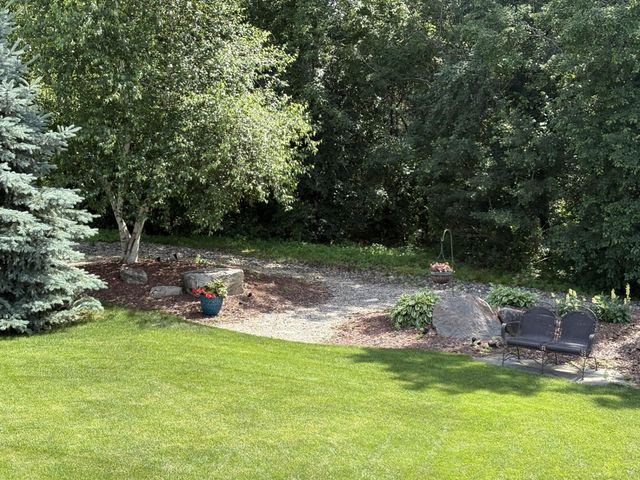 1693 Windsor Drive S, Shakopee, MN 55379