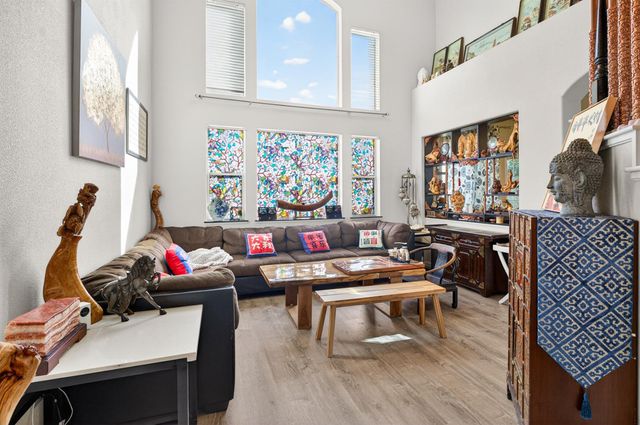 2033 Bastona Dr, Elk Grove, CA 95758