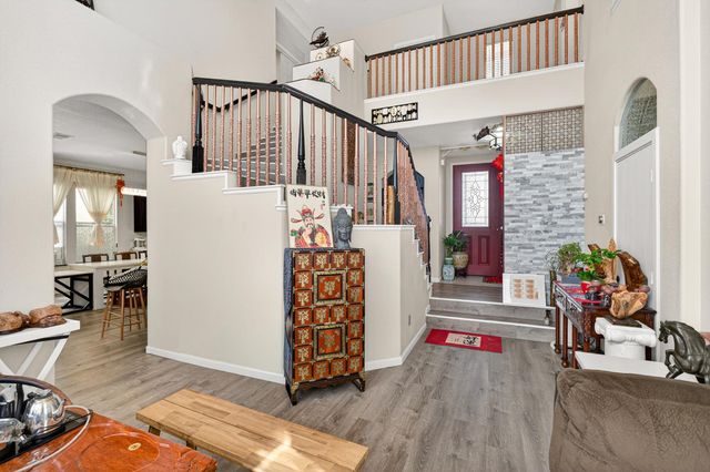 2033 Bastona Dr, Elk Grove, CA 95758